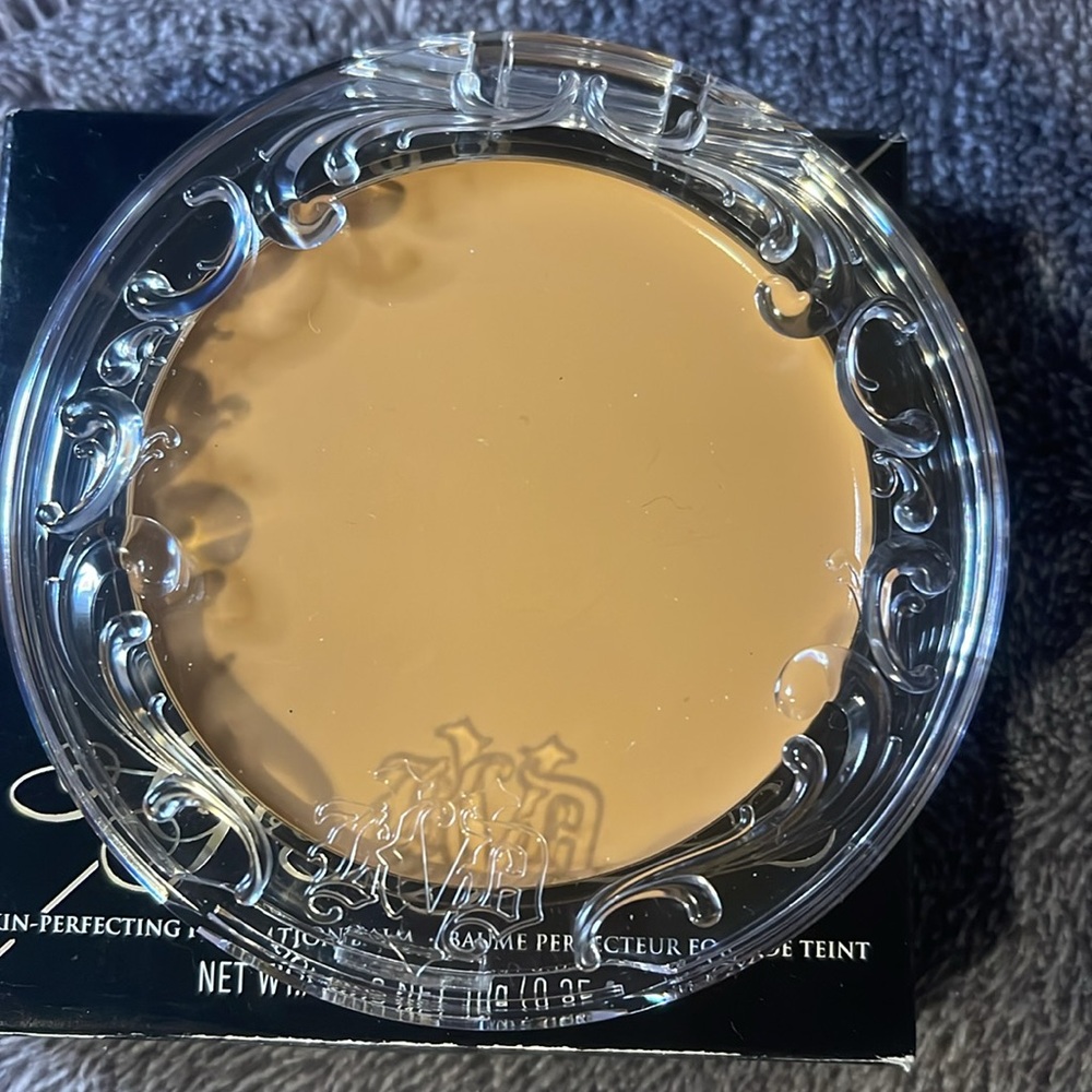 KVD Medium 042 Good Apple Lightweight Full-Coverage Cream Foundation Balm - Picture 5 of 7